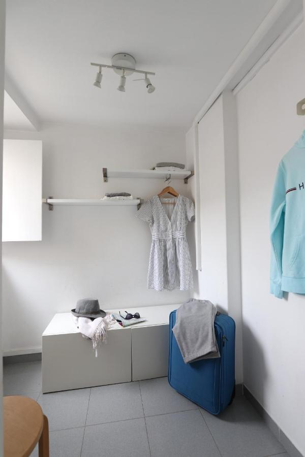 Appartamento Chic Urban Retreat At Downtown With Balcony & Views Lisbona Esterno foto